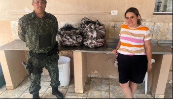 pm-ambiental-de-ibitinga-apreende-e-doa-70-kg-peixes